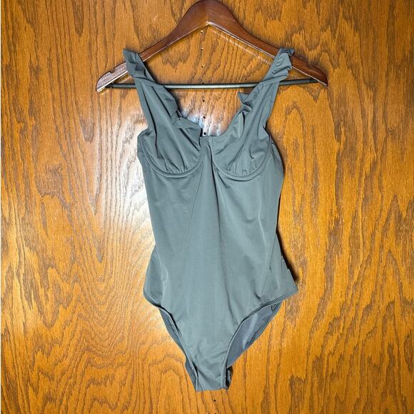 Love Your Assets Other - Spanx Love Your Assets One Piece Swimsuit